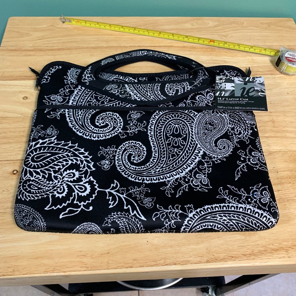 ie laptop carrying case new old stock has tag still attached